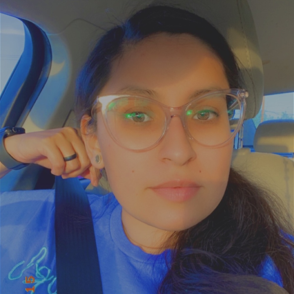 Meet your Posher, Leonila